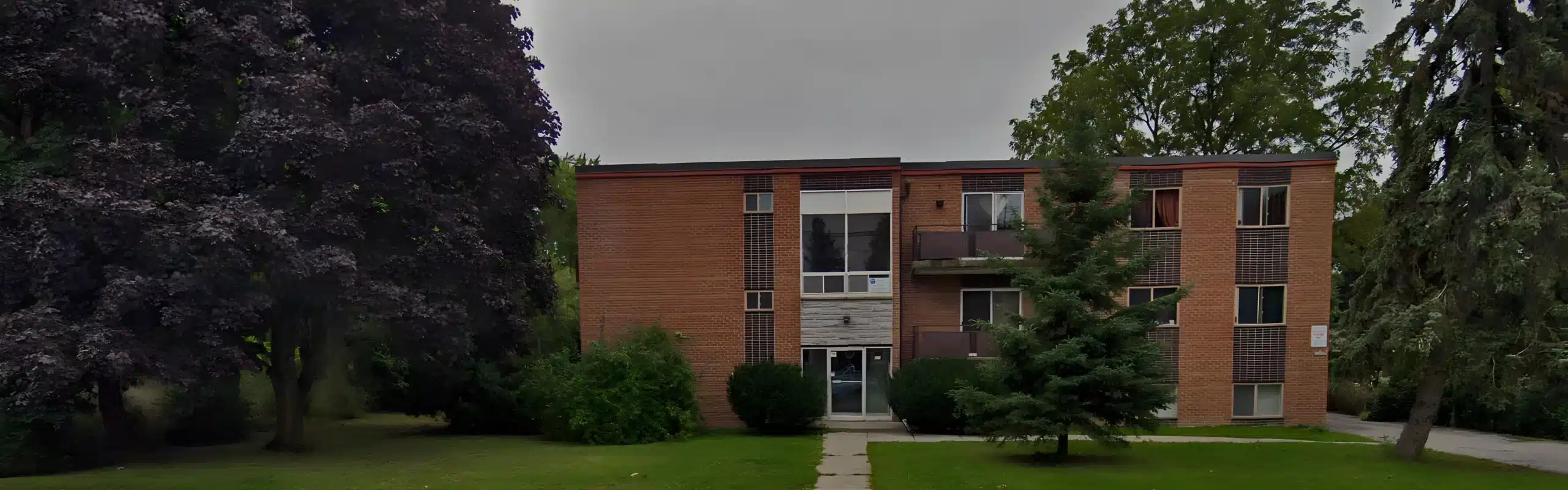 507 Dundas Street East apartment building in Whitby